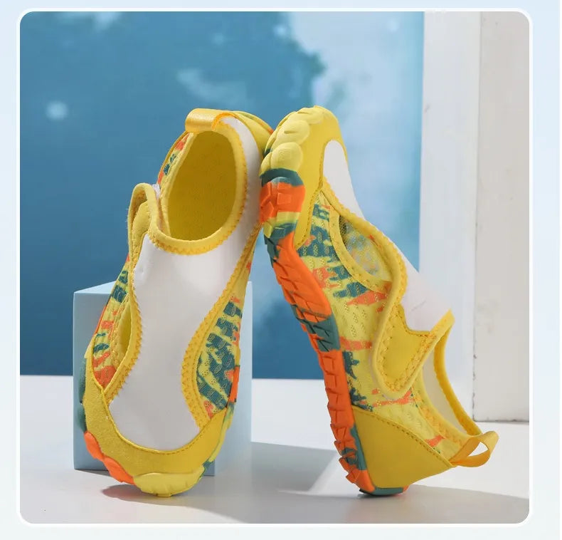 Air layer rubber soled children's training shoes Breathable comfortable soft bend Children's summer